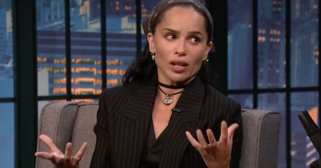 Zoë Kravitz largohet duke mbajtur një unazë fejese masive të Harry Styles