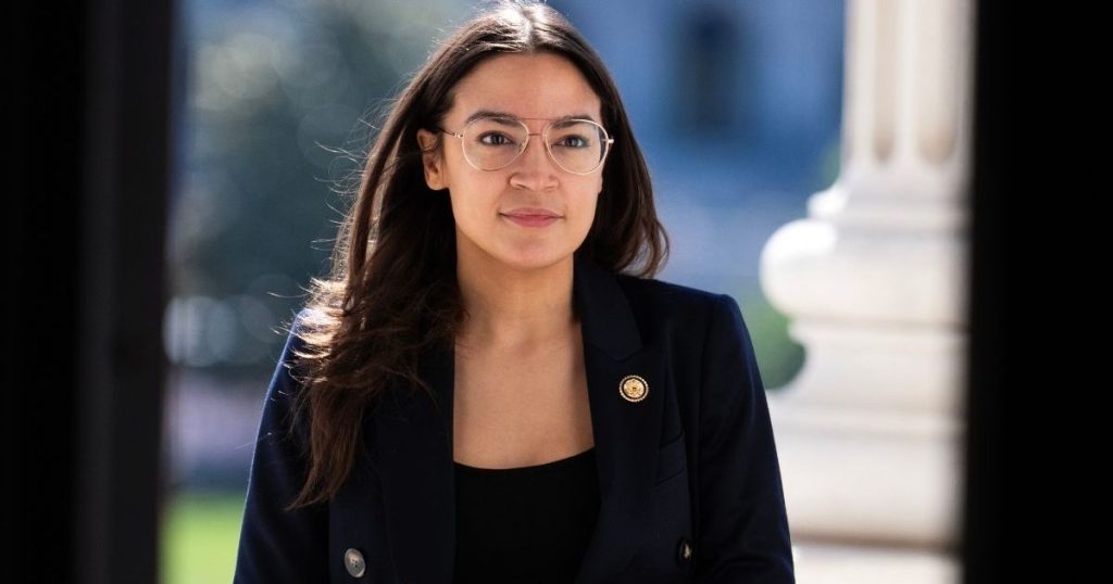 Alexandria Ocasio-Cortez u kërkon rrjeteve televizive të mos transmetojnë fjalimin elektoral të Donald Trump