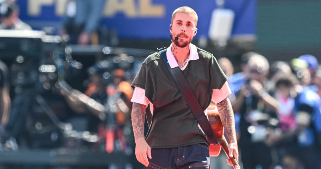 Annie Leibovitz paraqet padi për foton e dasmës së Justin Bieber