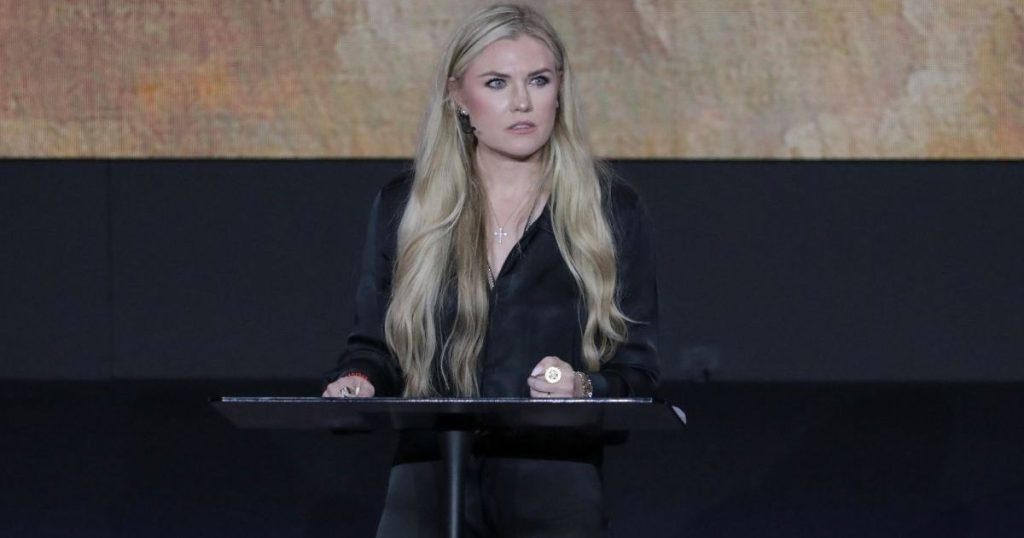 Erika Kirk 'refuzon' të 'bëjë pyetje vendimtare' për vdekjen e Charlie Kirk