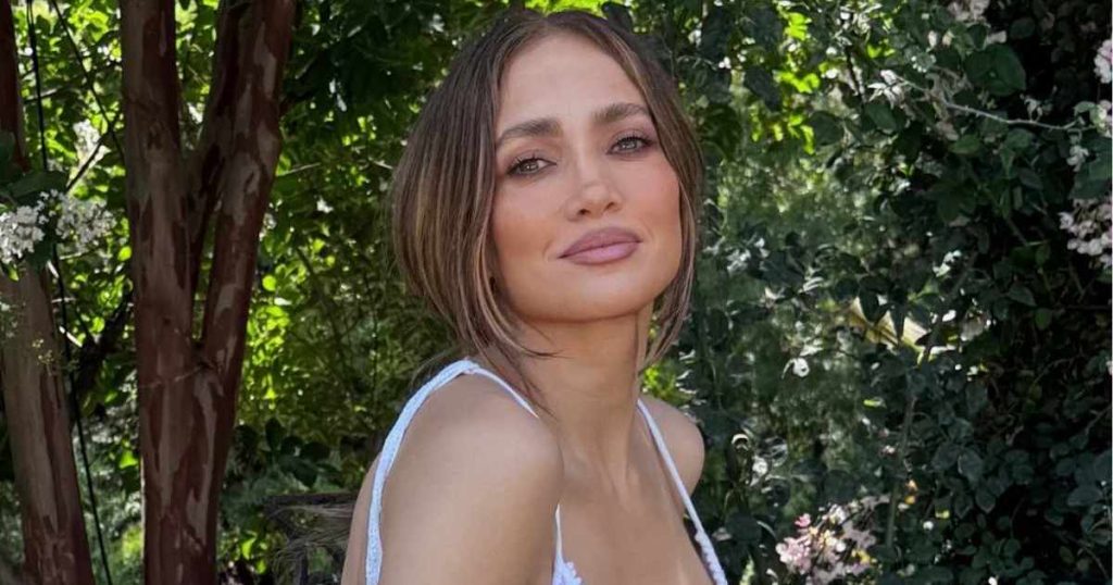 Fustani i mahnitur i Zuhair Murad i Jennifer Lopez del plotësisht i dukshëm