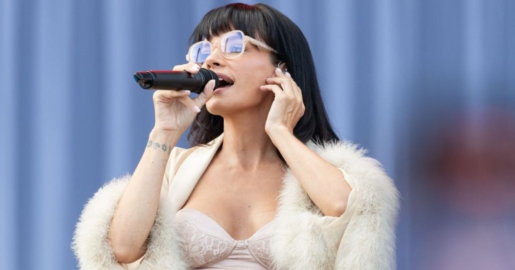 Lily Allen vendos një video dokumentar kryesor muaj pas divorcit nga David Harbor