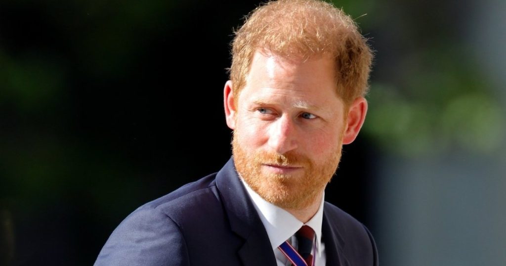 Princi Harry u largua më shumë i izoluar ndërsa 2 aleatë të tjerë largohen nga ana e tij - Burimi