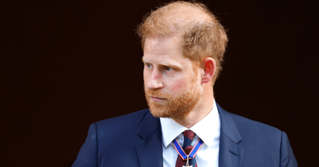 Princi Harry viziton Spitalin e Fëmijëve në Birmingham