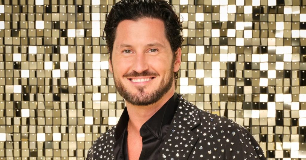 Val Chmerkovskiy pyet qëndrimin e AJ Pritchard