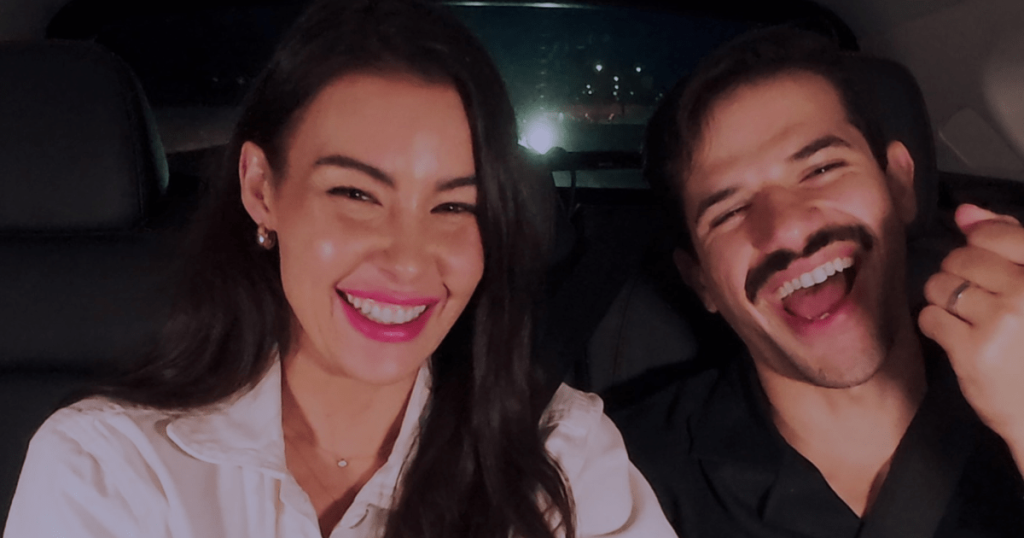 Felipe mburret për të qenë një flamur i kuq ndërsa gruaja Tori Cringes
