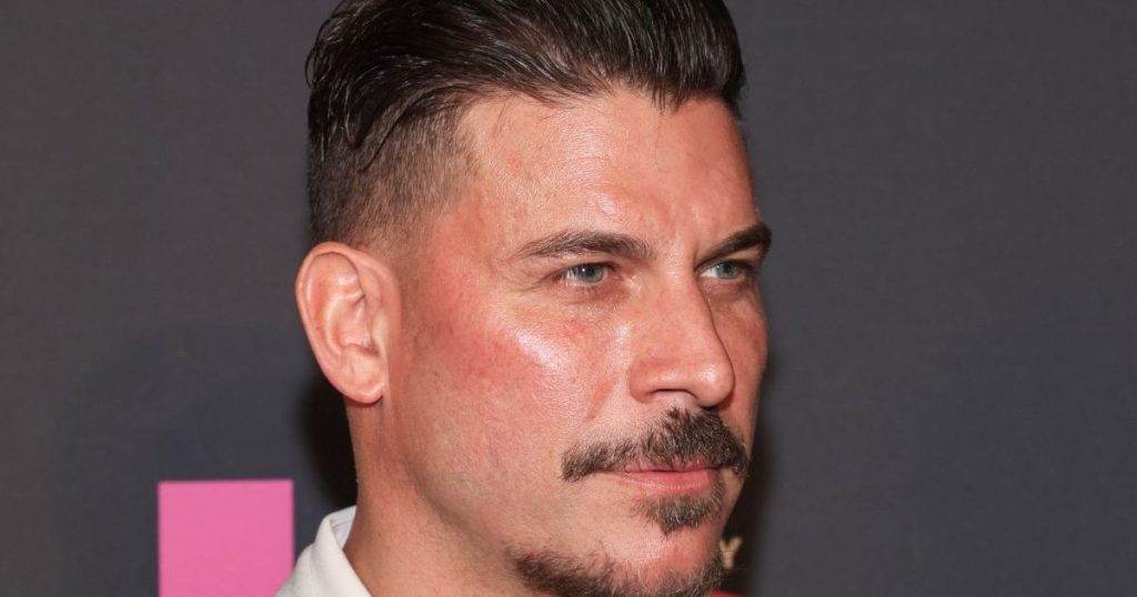 Jax Taylor thyen heshtjen e tij me deklaratën emocionale të dashurisë së Lori Krebs