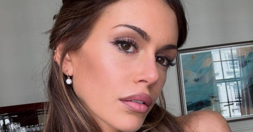 Kaia Gerber është disa sekonda larg paraqitjes së të gjithave me një fustan dantelle plotësisht të pastër