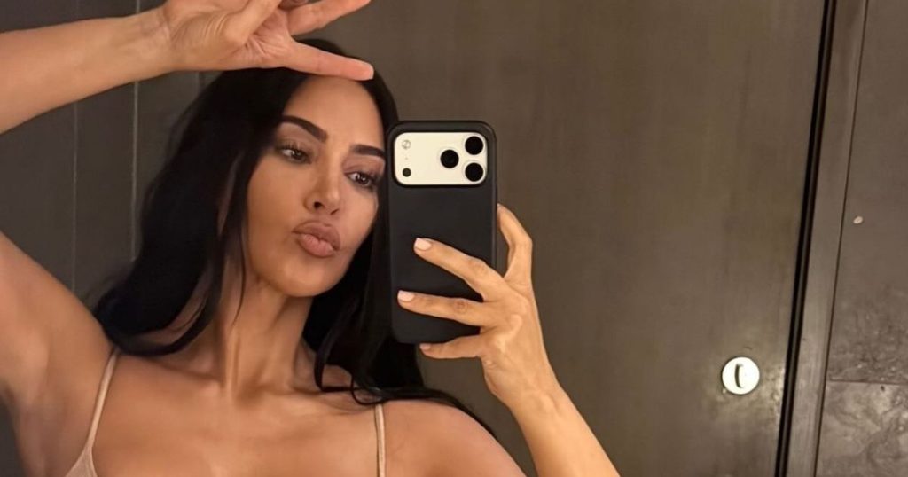 Kim Kardashian 'shijon' momente të vogla me djalin e saj dhe është shumë e çmuar