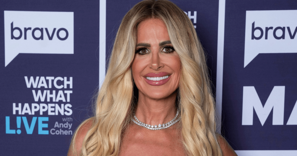 Kim Zolciak del për një natë takimi ndërsa djali ulet pas hekurave
