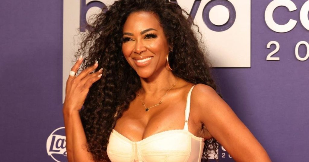 Miss USA Eyes Reality Star për organizimin e koncertit pas daljes së saj të çrregullt nga TV