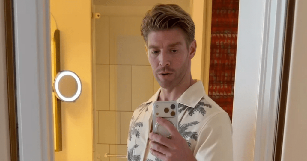 Kyle Cooke i jep "Vera duhet të jetë argëtuese" një kuptim të ri