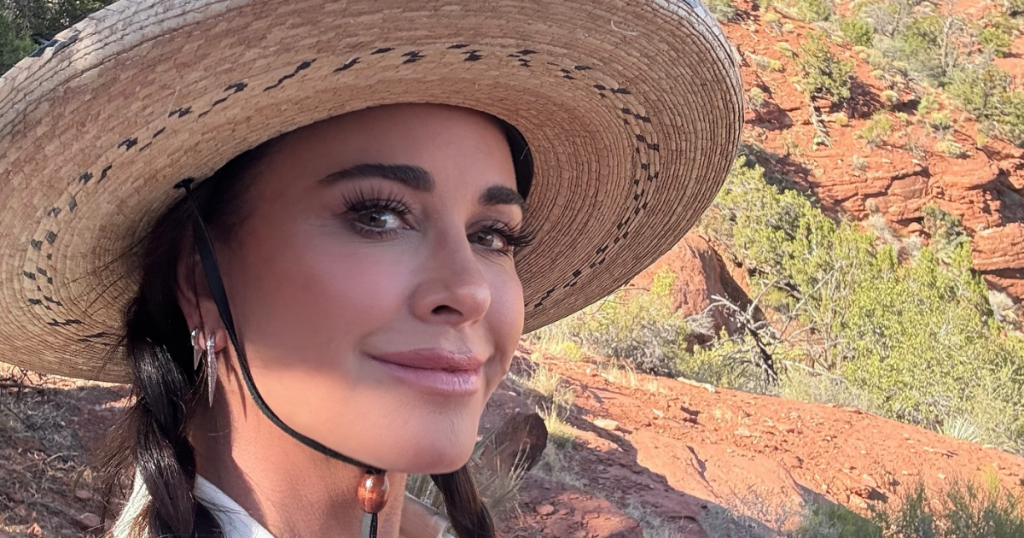 Kyle Richards vendos Ashley Darby në vendin e saj për flirtim