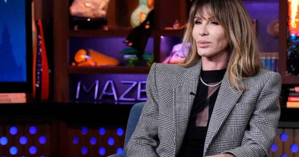 U zbuluan etiketat e sezonit 16 të RHONY, duke përfshirë shakanë e Carole Radziwill-it Boomer