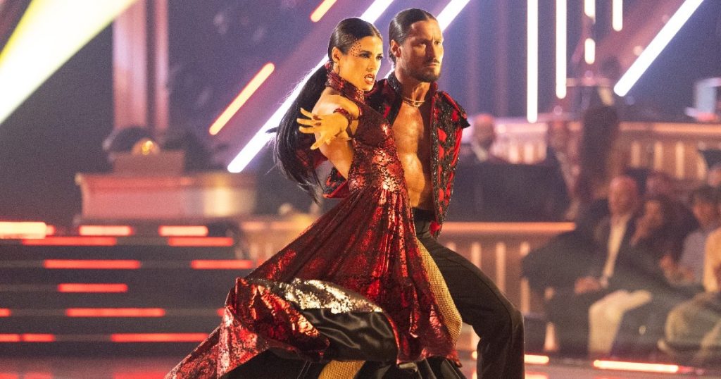 Pezullimi historik DWTS i Val Chmerkovskiy ka ndarë tifozët