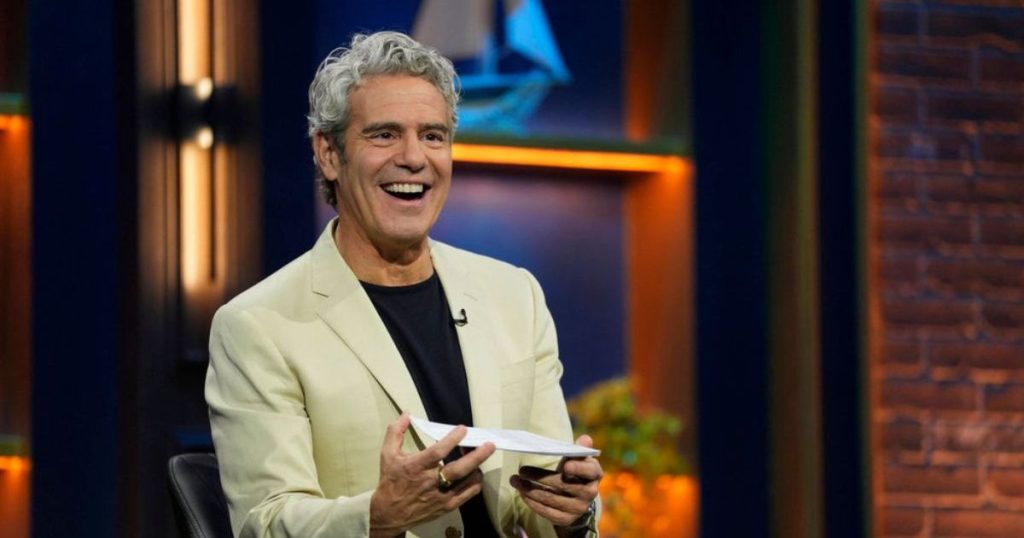 Andy Cohen thirret nga ish-prodhuesi i Real Housewives mbi Candiace Dillard Bassett