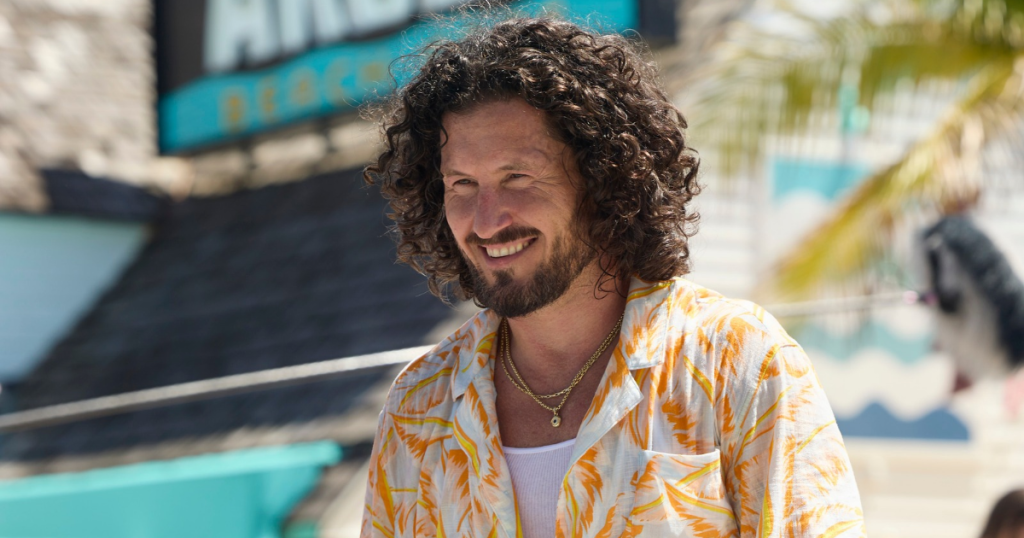DWTS pezullon Val Chmerkovskiy pas referencës së shuplakave të Oscars