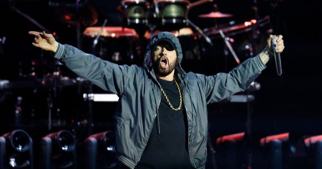 Eminem sfidon markën tregtare "Reasonably Shady" të RHOP Stars në New Motion
