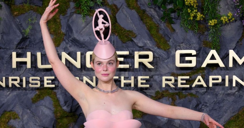 Fustani Robert Wun i Elle Fanning fjalë për fjalë po i bie në shfaqje