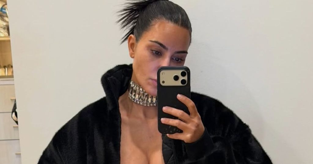 Fustani me të çara të larta të Kim Kardashian Galia Lahav ka prerjet më të mëdha të ijeve