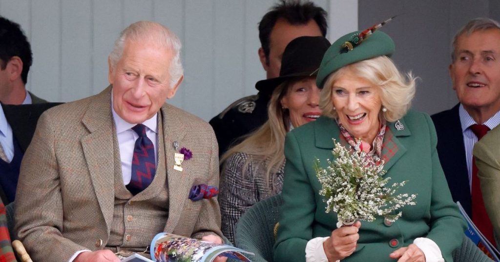 Mbretëresha Camilla heq kapakun në anën çuditërisht të pafytyrë të mbretit Charles