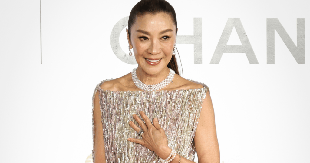 Michelle Yeoh bën shaka për tiparin e pazakontë 'Kinky' të personazhit të saj